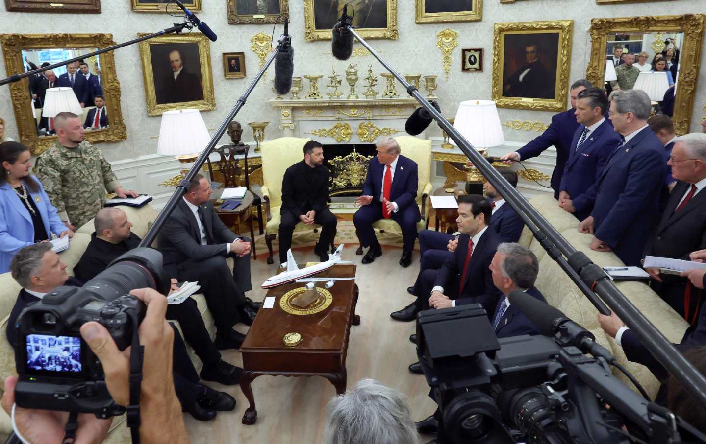 Donald Trump meets with Ukrainian President Volodymyr Zelensky in the Oval Office at the White House on August 18, 2025, in Washington, DC, for a bilateral meeting and later an expanded meeting with European leaders to discuss a peace deal between Russia and Ukraine.